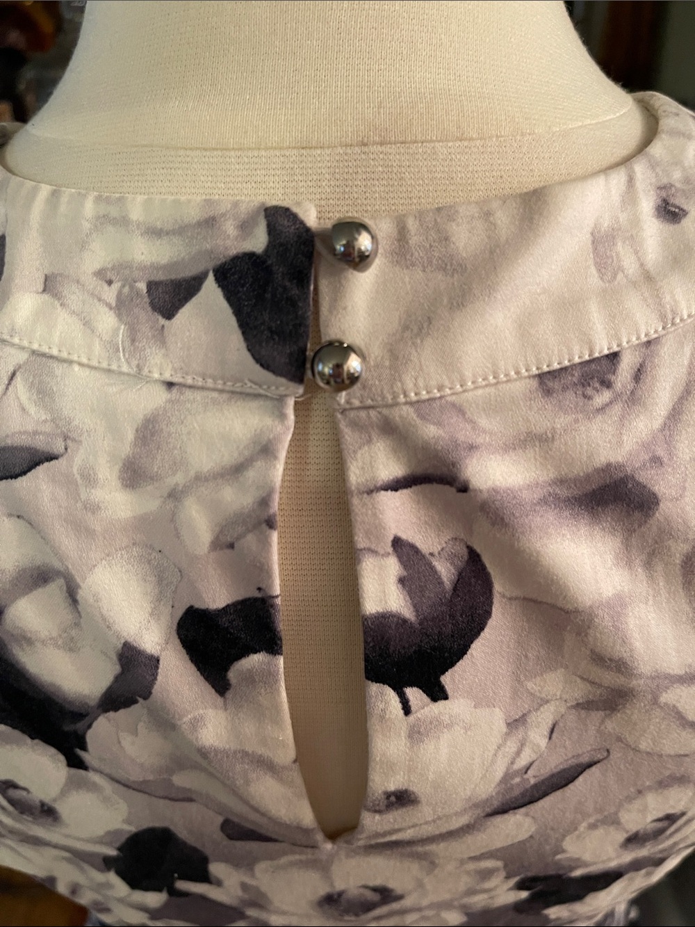 Floral Halter-Crossover Camisole in Black and White - Picture 5 of 7
